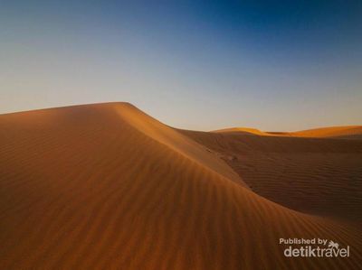 Bukan di Mesir, Ini Gundukan Pasir Pantai Kupang
