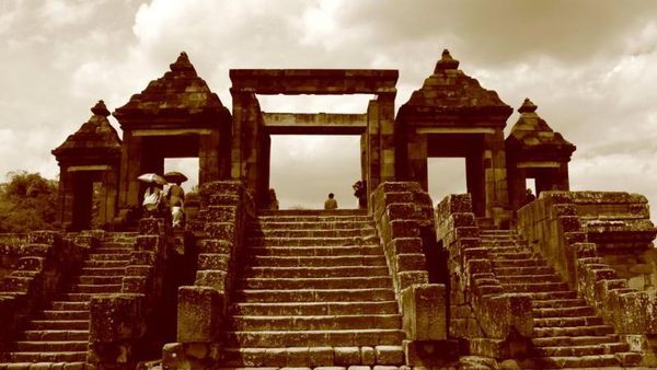 Cantiknya Kota Yogyakarta dari Candi Ratu Boko