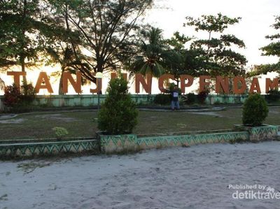 Cantiknya sunset di Tanjung Pendam