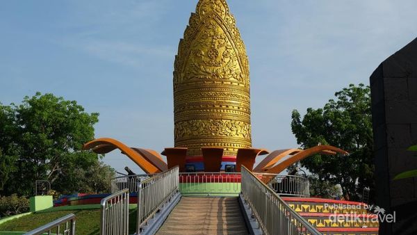 Cantiknya Taman Kopiah Emas di Lampung