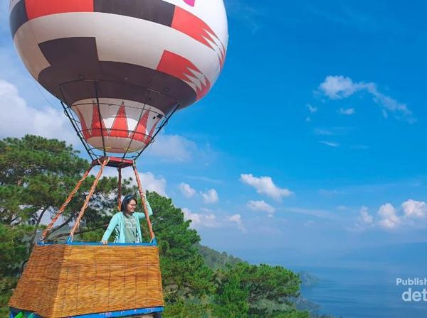 Danau Toba dari Titik Ini Terlihat Begitu Epik