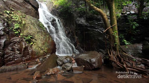 Dingin-dingin Segar di Selo Lapis Jombang