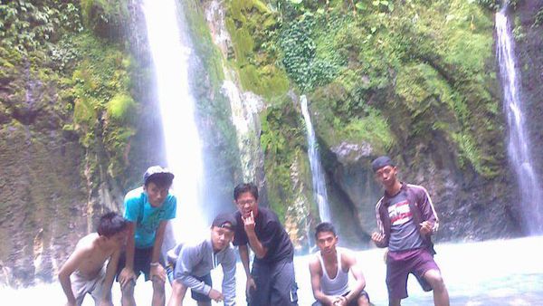 Dwi Warna Waterfall