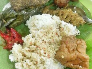 Enaknya Makan Nasi Jamblang Cirebon