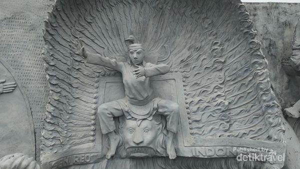 Etos Kerja Tinggi Tercermin dari Relief Taman Monas, Tahu?