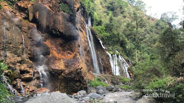 Foto: Air Terjun di Lumajang yang Begitu Indah