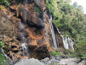 Foto: Air Terjun di Lumajang yang Begitu Indah