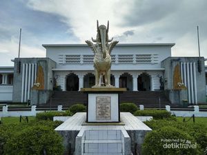 Foto: Arca Emas dan Sisa Kejayaan Kesultanan Kutai