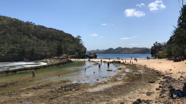 Foto: Beginilah Pantai-pantai yang Cantik di Malang