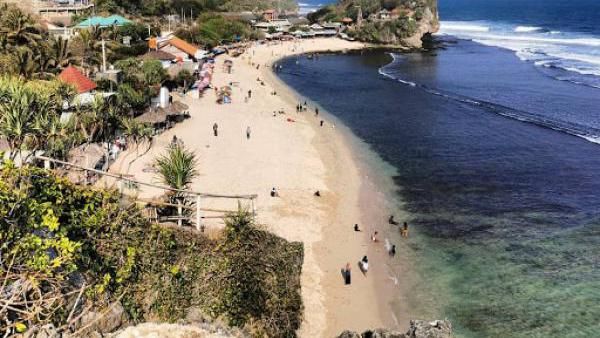 Foto: Indrayanti, Pantai Cantik di Gunungkidul