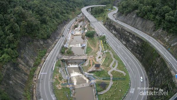 Foto: Kelok Sembilan, Jalan Kebanggaan Warga Sumatera Barat