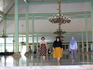 Foto: Melihat Istana Raja Solo Lebih Dekat