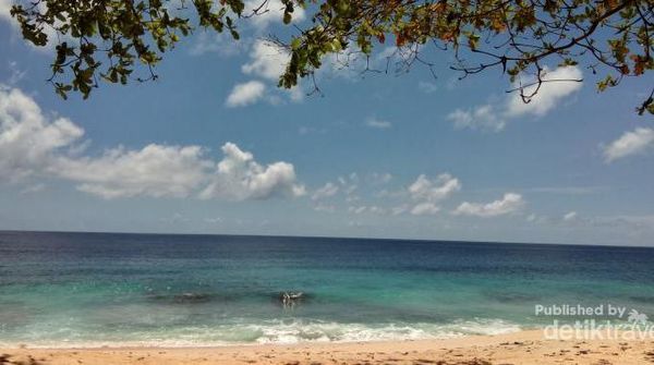 Foto: Minahasa Punya Pantai Secantik Ini