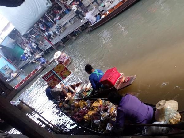Foto: Pasar yang Tak Biasa di Thailand