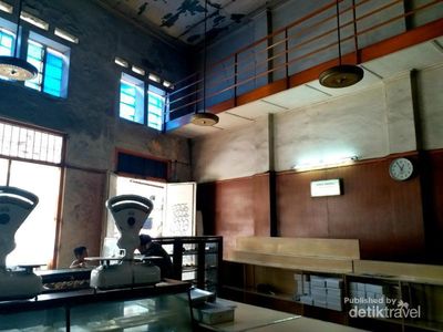 Foto: Toko Roti Legendaris di Bandung