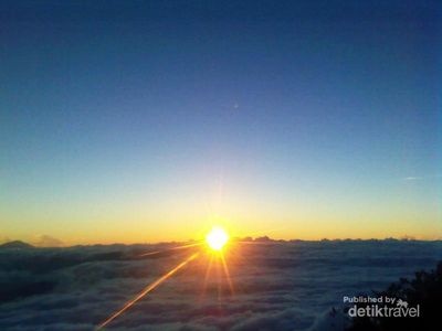 Gunung Cikuray, Negeri di Atas Awan