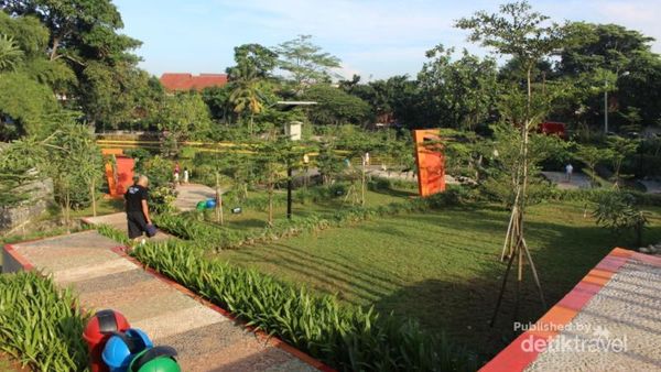 Habis Nyoblos, Segarkan Pikiran di Taman-taman Cantik di Depok