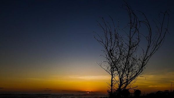 Indahnya Senja di Parangtritis