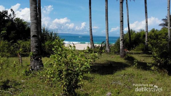 Ini Pantai Cantik di Banten yang Mungkin Kamu Belum Tahu