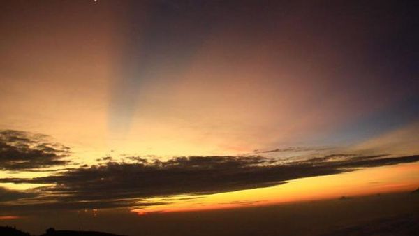 Ini Potret Sunrise di Gunung Prau