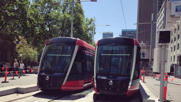 Ini Rasanya Naik Tram Terpanjang di Dunia