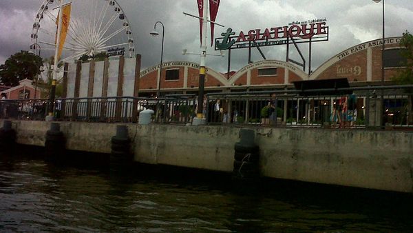 Ini Tempat Nongkrong dan Belanja Favorit di Bangkok