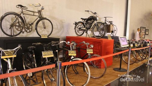 Intip Kendaraan Dunia Zaman Old Di Museum Angkut