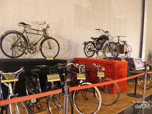 Intip Kendaraan Dunia Zaman Old Di Museum Angkut