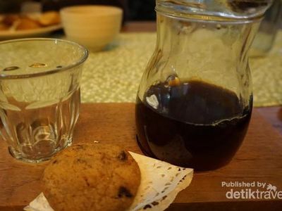 Jalan-jalan Ke Braga, Sambil Nikmati Kopi Candrawinata