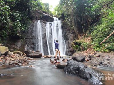 Kamu Orang Jombang, Harus Bangga Punya Air Terjun yang Cantik