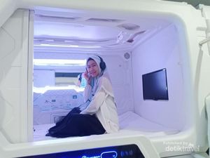 Kapsul Hotel : Sensasi Tidur di Luar Angkasa