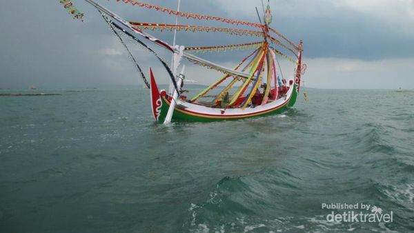 Katakan Bye Polusi Jakarta di Pantai Ini