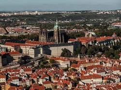 Katedral Klasik dari Kota Seratus Menara