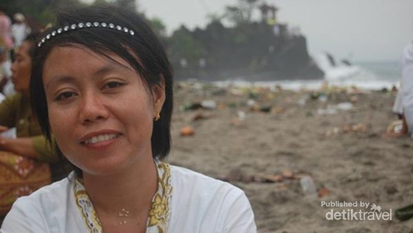 Keceriaan Anak-anak Lombok Saat Berenang di Pantai