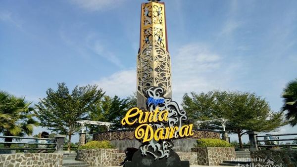 Kedamaian Selimuti Ibu Kota Provinsi Termuda Indonesia Ini