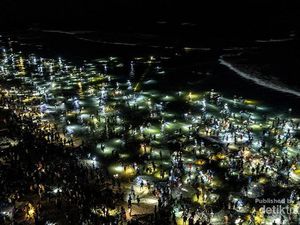 Keindahan Pantai Seger Saat Festival Bau Nyale