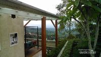 Kembali Ke Tempo Dulu Lewat Resto di Bandung