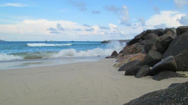 Kemping Seru di Pantai Tambakrejo, Blitar