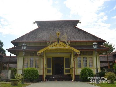 Keraton Tak Cuma di Yogya, Sambas Juga Punya