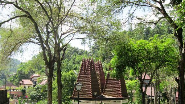 Ketenangan Bagai Surga di Gua Maria