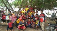 Ketika Traveler Ramai-ramai Bersihkan Pantai di Lampung