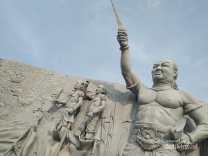 Kisah Kerajaan Nusantara di Sudut Monas