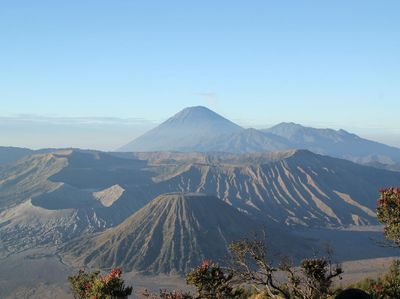 Lautan Pasir, Bukit Teletubbies dan Sunrise Menawan di Bromo
