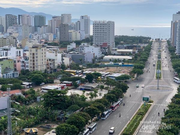 Lebih Dekat dengan Jembatan Naga dari Vietnam