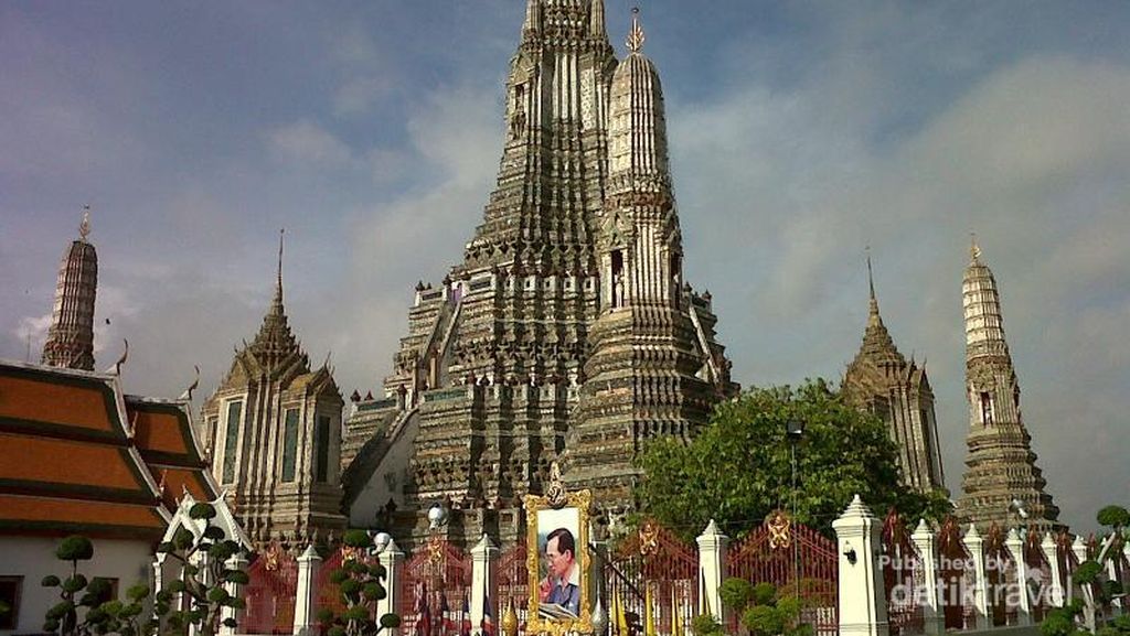 Libur Natal ke Bangkok, Mampir ke Wat Arun Libur Natal ke Bangkok, Mampir ke Wat Arun