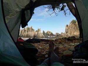 Liburan Akhir Tahun di Lampung, ke Pantai Karang Gigi Hiu Saja