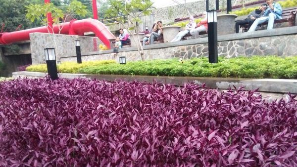 Liburan Eksis di Teras Cikapundung, Bandung