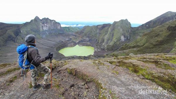 Lihat Indahnya Kawah Kelud