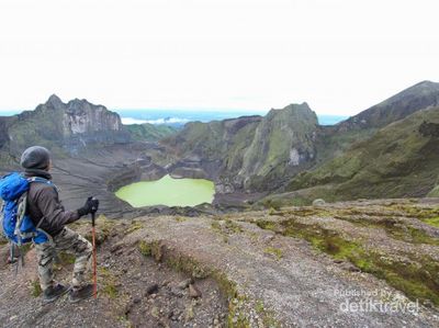 Lihat Indahnya Kawah Kelud