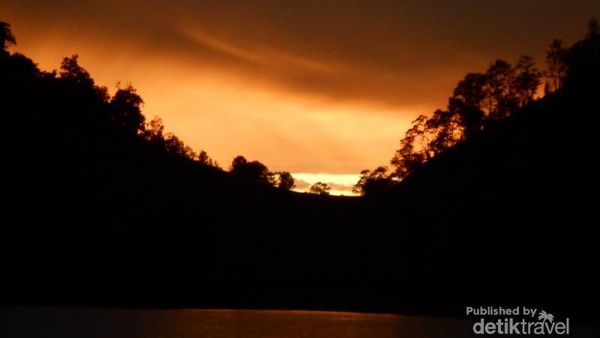 Magisnya Pagi di Ranukumbolo, Gunung Semeru
